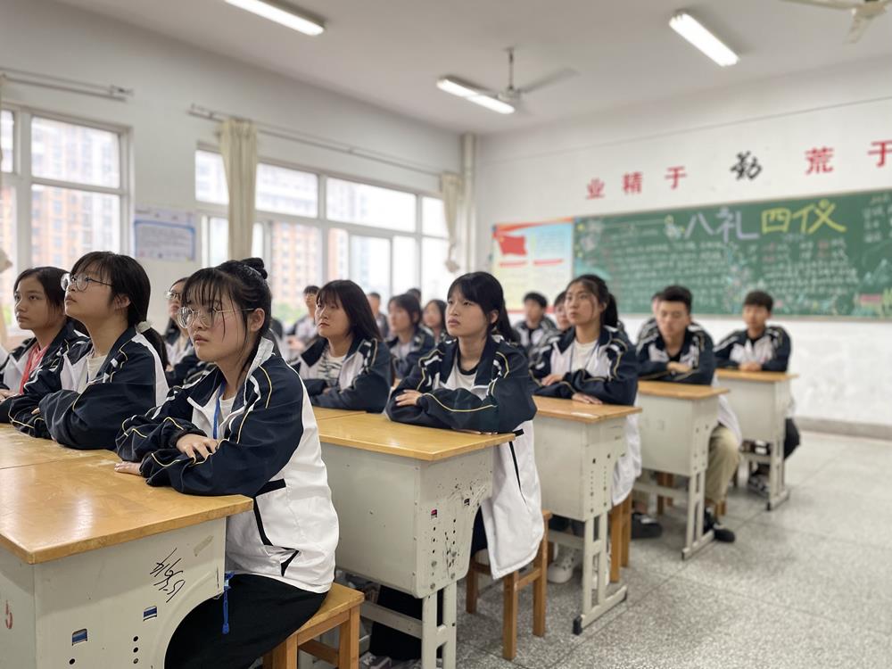 bced450c58154afc93b71c7be351d7c4.jpg
