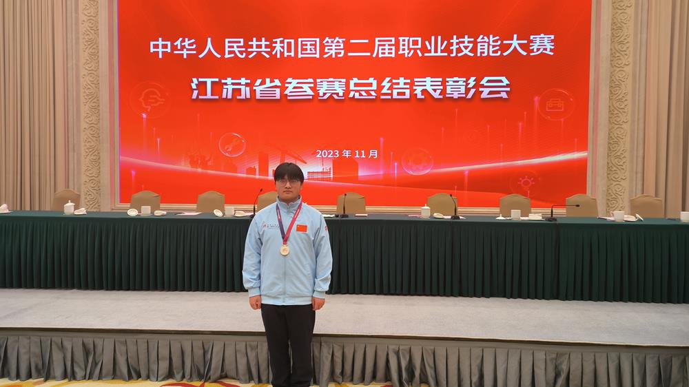 edfe6ff4b8f54666a51165e2a83f8f5e.jpg