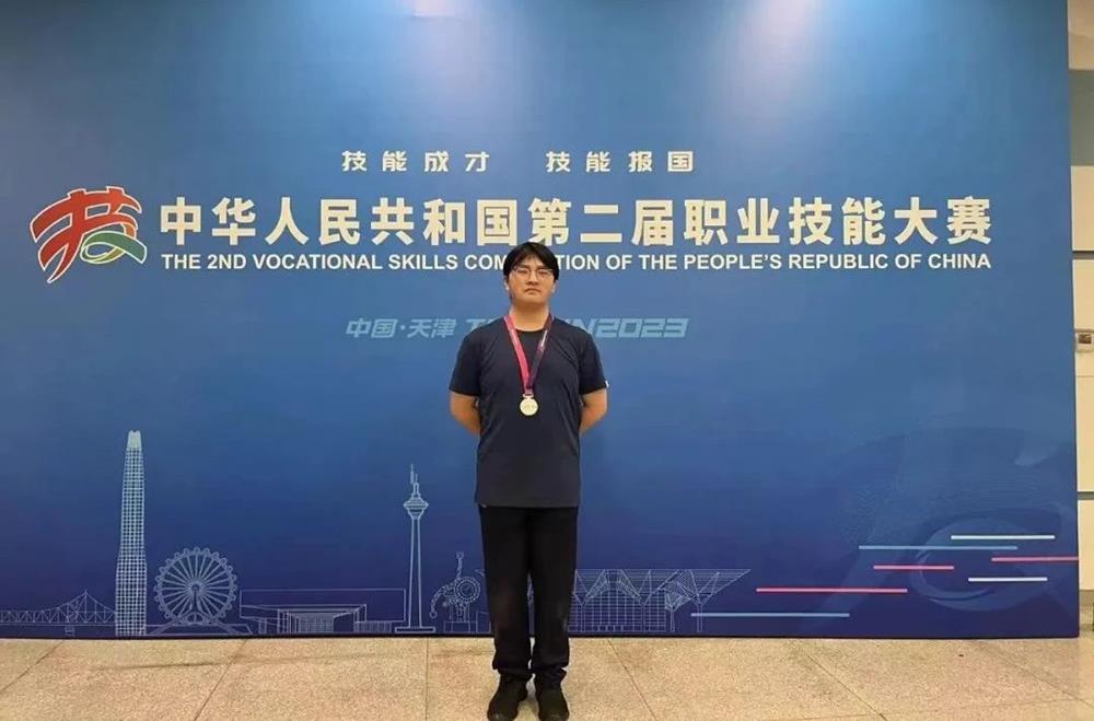 cdb570ed81a24a8a93125aa8a1cc71ab.jpg