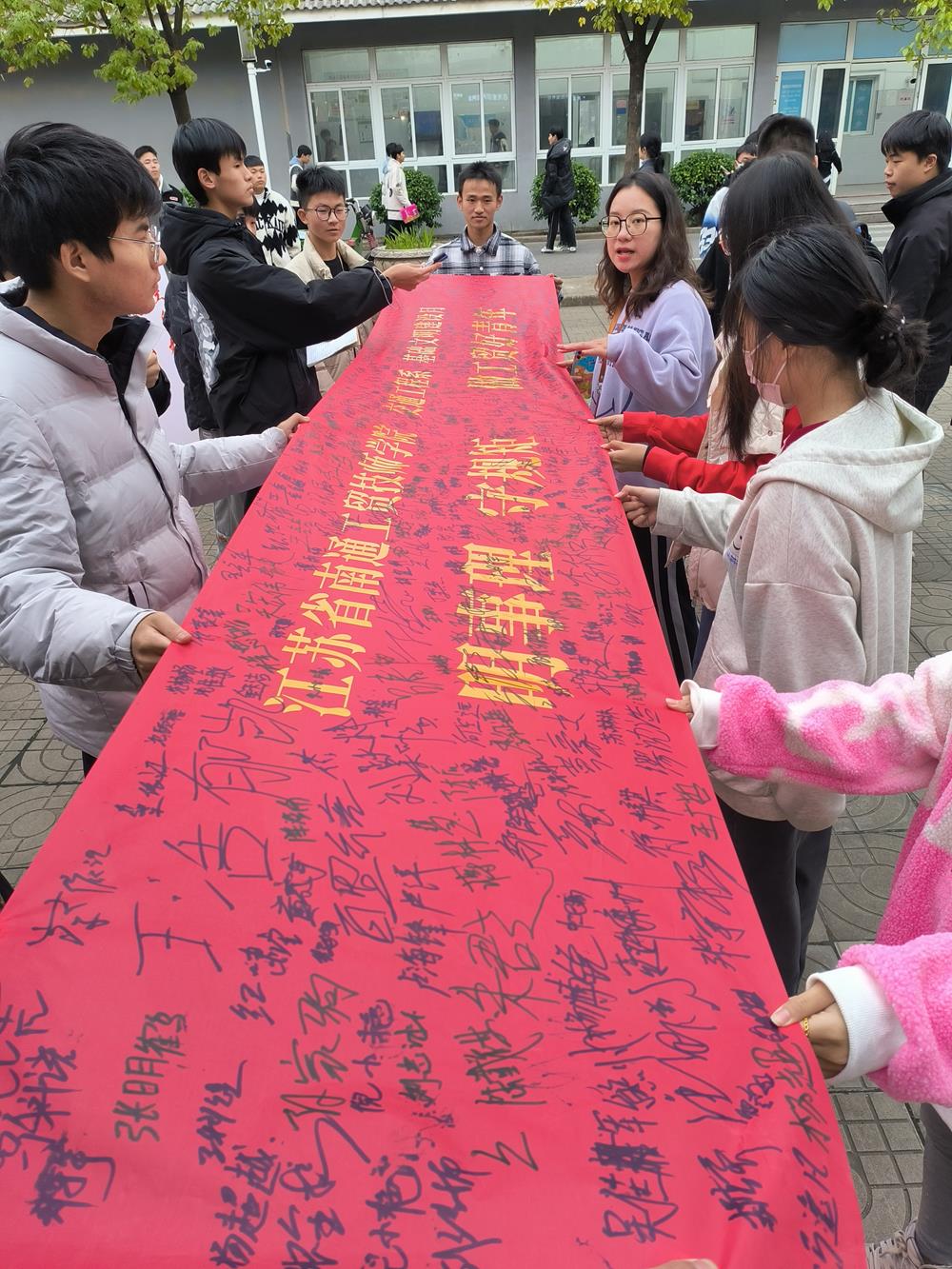 c56eca978c0e4989b2dac416fb95cbda.jpg