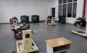 汽车发动机拆装一体化教室