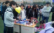学生会举办第二届“跳蚤市场”