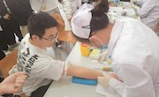 无偿献血，传递爱心，奉献社会